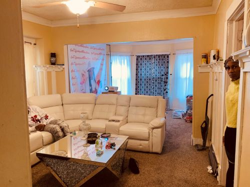 2548 35th St, Milwaukee, WI 53210-3036