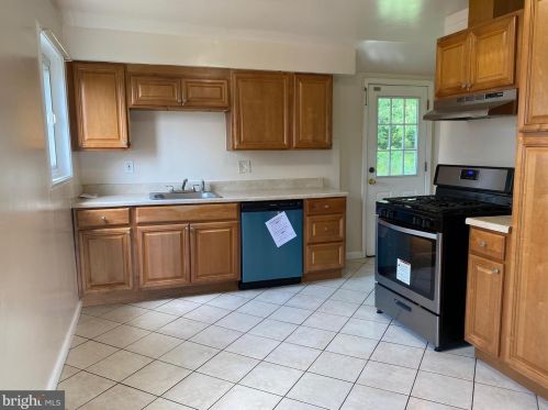 12908 Evanston St, Rockville, MD 20853-3002