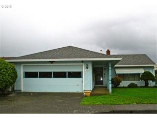 2246 153rd Ave, Portland OR  97233-3414 exterior