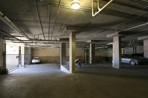 910 25th St, Austin TX 78705-4402 exterior