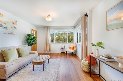 2424 Myrtle St, Honolulu HI 96816-3137 exterior