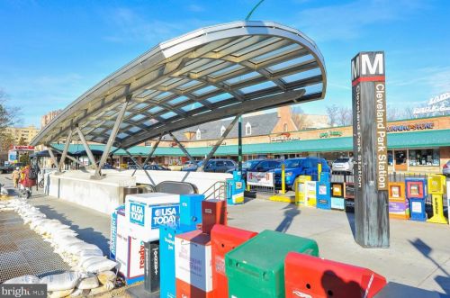 3883 Connecticut Ave, Washington DC  20008-4566 exterior