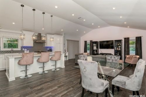 480 Commack Rd, Commack NY  11725-5011 exterior