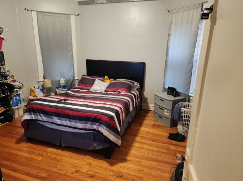 8030 Eberhart Ave, Chicago IL 60637-2484 exterior