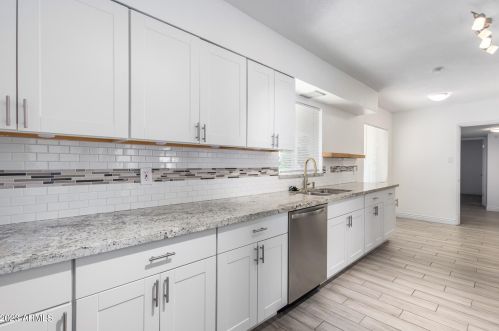 2032 Campbell Ave, Phoenix AZ  85015-4126 exterior