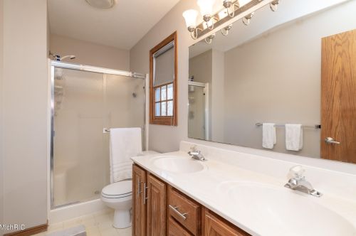 10400 Roger St, Kalamazoo MI 49002-7185 exterior