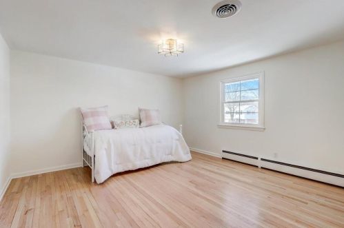 2738 117th Pl, Milwaukee WI  53222-4102 exterior