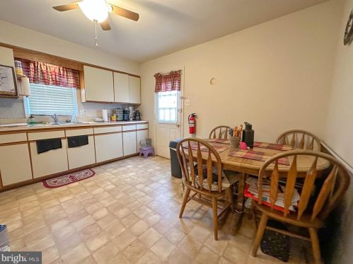 335 Bailey St, Pilesgrove NJ  08098-1012 exterior