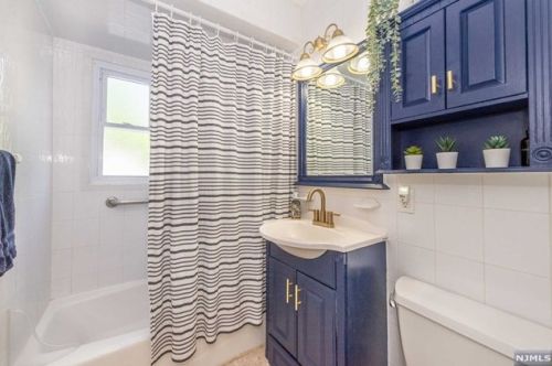 216 Zuber Pl, Maywood NJ  07607-1431 exterior