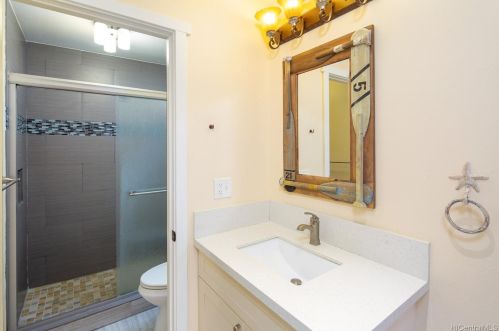 1510 Emerson St, Honolulu HI exterior