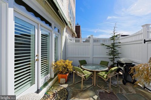 120 Queen St, Alexandria VA 22314-2610 exterior