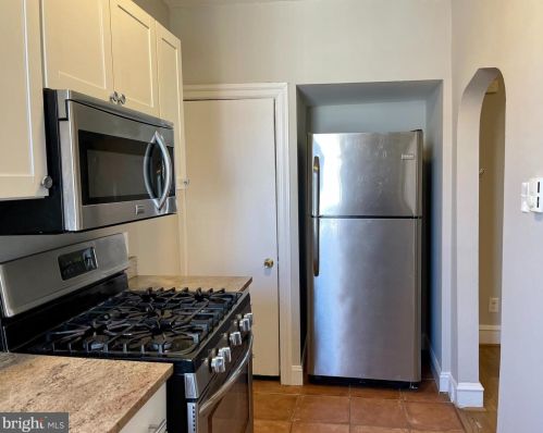 6734 17 St, Philadelphia PA 19126-2735 exterior