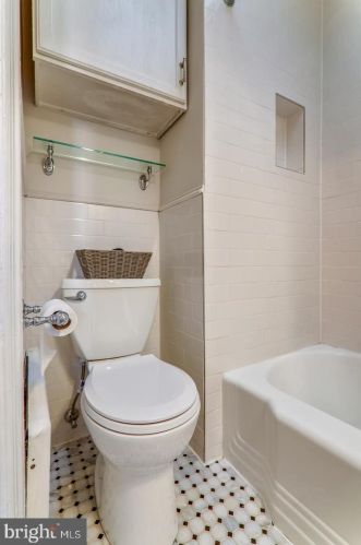 1345 28th St, Washington DC  20007-3101 exterior