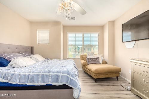 2032 77th Ln, Phoenix AZ 85033-4925 exterior