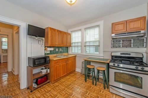 5 Wilfred St, Montclair NJ 07042-1644 exterior