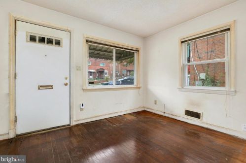 6533 Capitol St, Washington, DC 20012-2127