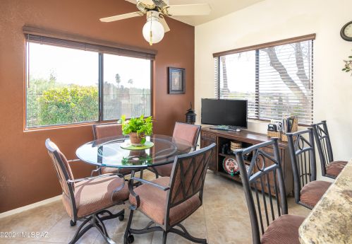 900 Camino Corrida, Tucson AZ 85704-7652 exterior