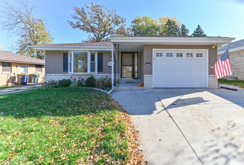 2726 110th St, Milwaukee WI  53227-3015 exterior