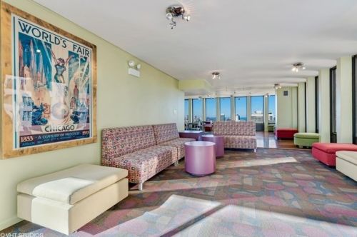 100 Walton St, Chicago IL 60611-1448 exterior