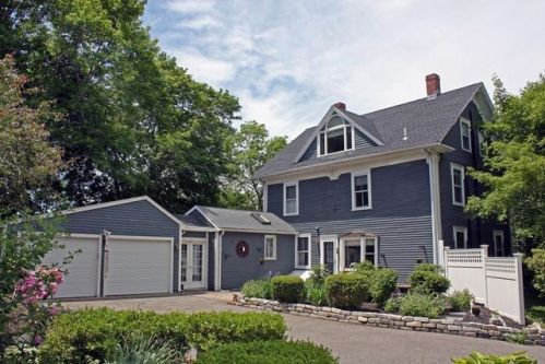 176 County Rd, Ipswich, MA 01938-2721