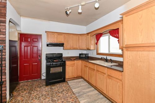 1813 59, Milwaukee WI 53214-5129 exterior