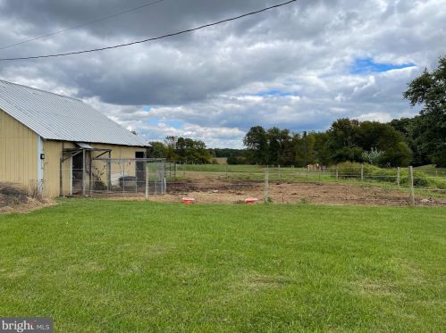 998 Plunkert Rd, Littlestown PA 17340-9643 exterior