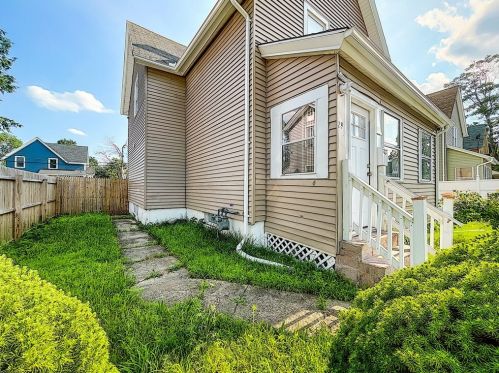 29 Ladd St, Springfield, MA 01109-3307