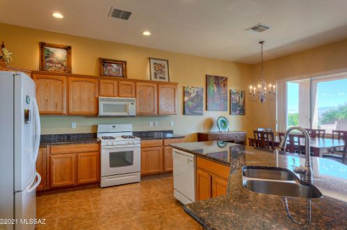 475 Calle Artistica, Green Valley AZ 85614-6160 exterior