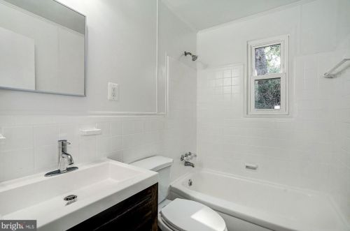 872 Bellevue St, Washington DC 20032-6002 exterior