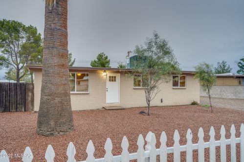 4433 28th St, Tucson, AZ 85711-6339