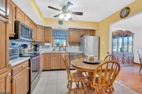 47 Cayuga Ave, Rockaway NJ 07866-1034 exterior