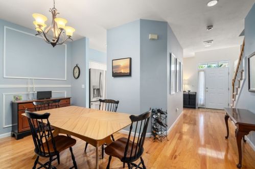 50 Evergreen Cir, Canton, MA 02021-2085