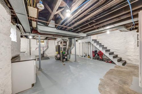 1692 Hillsdale Ave, Pittsburgh PA 15216-2018 exterior