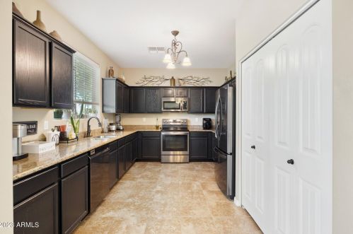 2730 Ellis St, Phoenix AZ 85042-6330 exterior