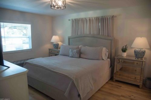 5975 Grn Blvd, Naples FL 34116-4827 exterior