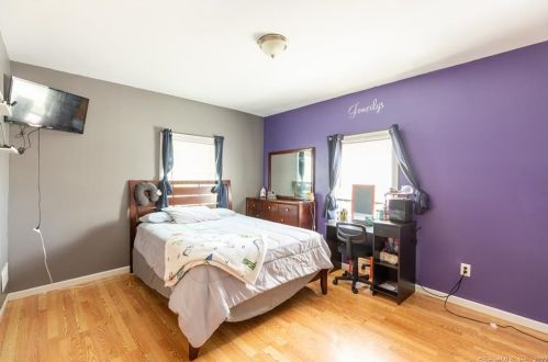 376 Chestnut St, New Britain CT 06051-2309 exterior