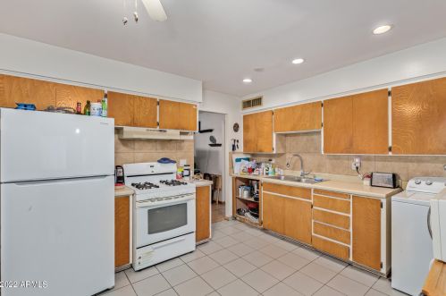 2045 Cholla St, Phoenix AZ 85029-3820 exterior