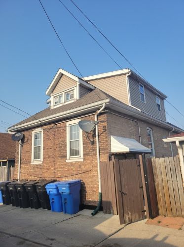 6432 Kilpatrick Ave, Chicago IL 60652-3085 exterior