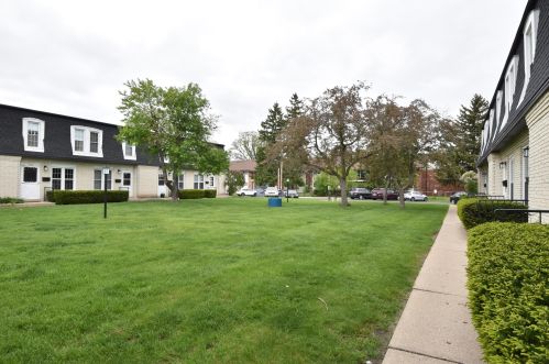 4119 Cherrywood Ln, Milwaukee WI 53209-1004 exterior