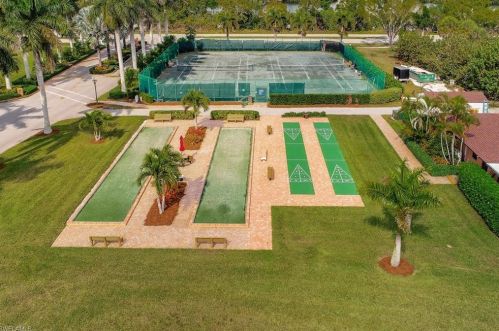 1520 Mainsail Dr, Naples FL 34114-7832 exterior