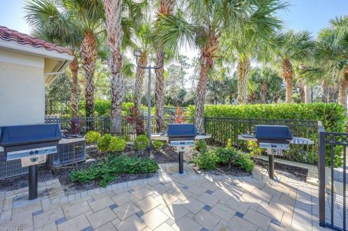 1814 Tarpon Bay Dr, Naples FL 34119-8714 exterior