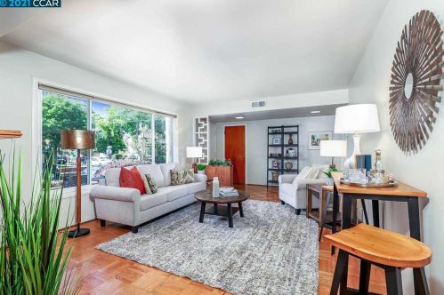 1161 Camelia St, Berkeley CA 94710-1521 exterior