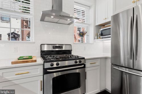 1714 Addison St, Philadelphia PA 19143-1203 exterior