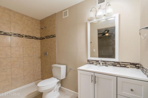 7930 Oldfather Dr, Tucson AZ 85741-1623 exterior