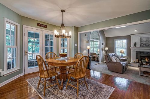 2520 Minton Dr, Moon Twp PA  15108-9207 exterior