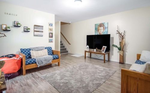 99 Orleans St, Springfield, MA 01109-4243