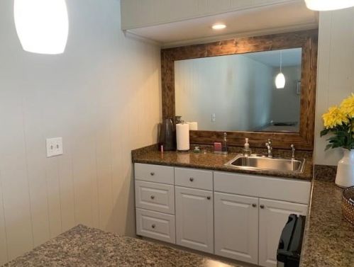 1673 Executive Park Ln, Atlanta GA 30329-3132 exterior