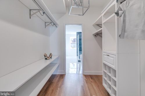 1009 Greenwich St, Philadelphia PA 19147-6409 exterior