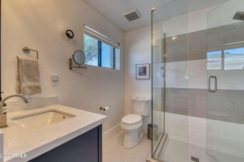 3413 45th St, Phoenix AZ  85018-6028 exterior