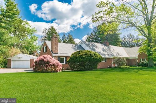 1457 Holcomb Rd, Huntingdon Valley, PA 19006-5811